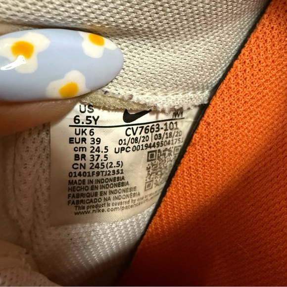 Nike Air Force 1 Men's White and Black Shoes - Picture 6 of 6